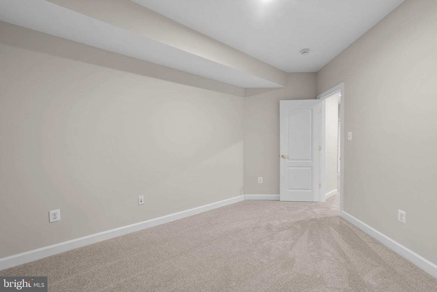 750 Crisfield Way photo 68