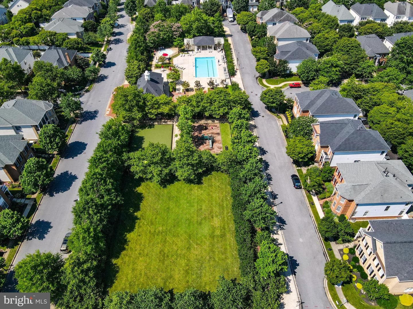 750 Crisfield Way photo 92