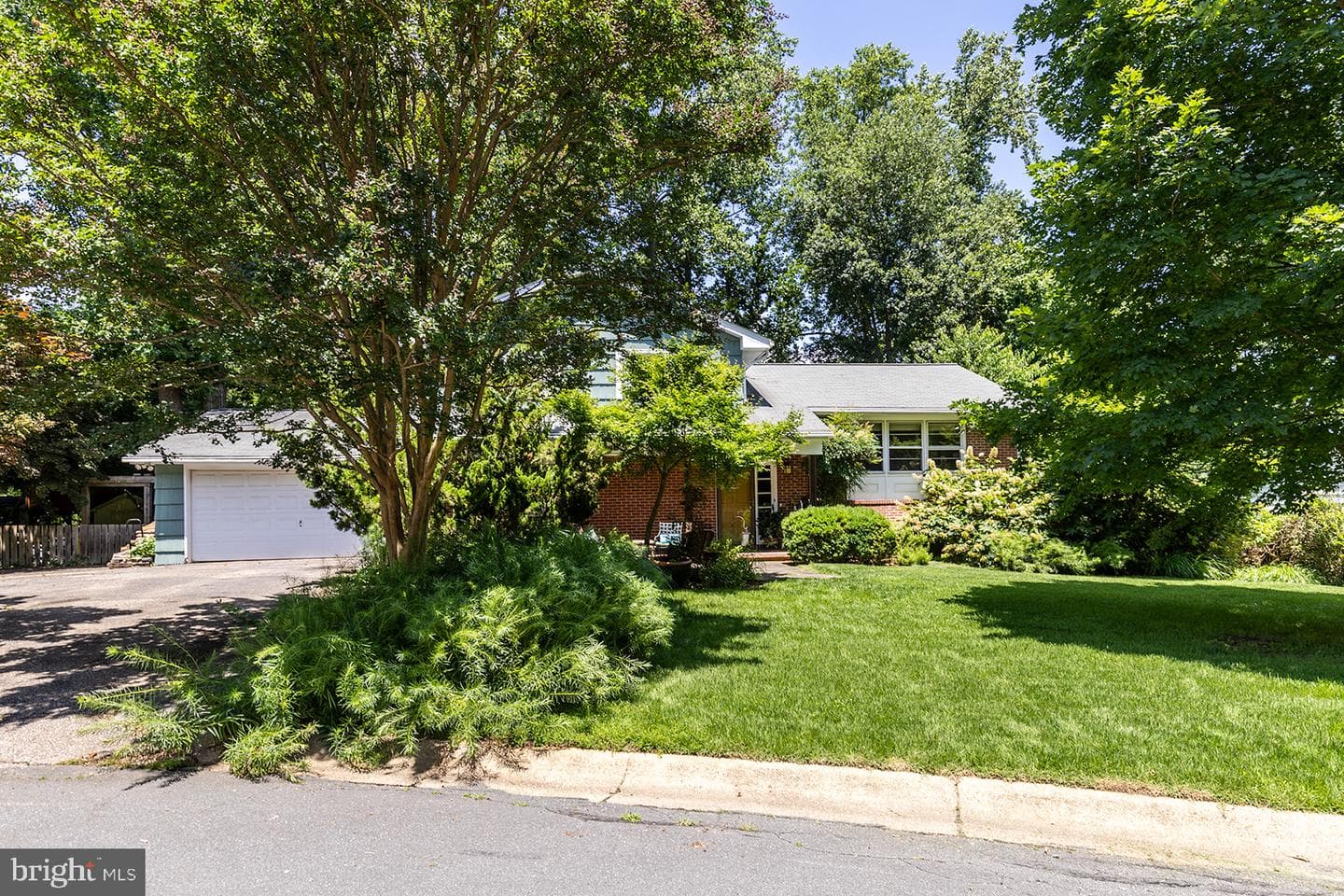 1490 Grandview Court photo 9