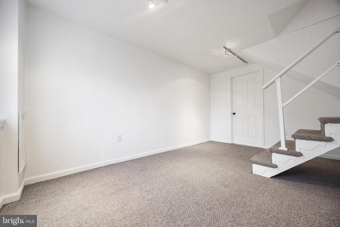 707 Delmar Avenue photo 32