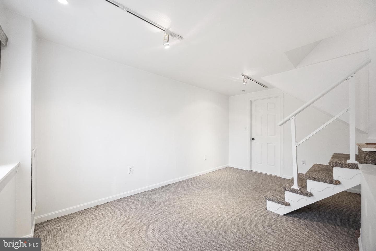 707 Delmar Avenue photo 33