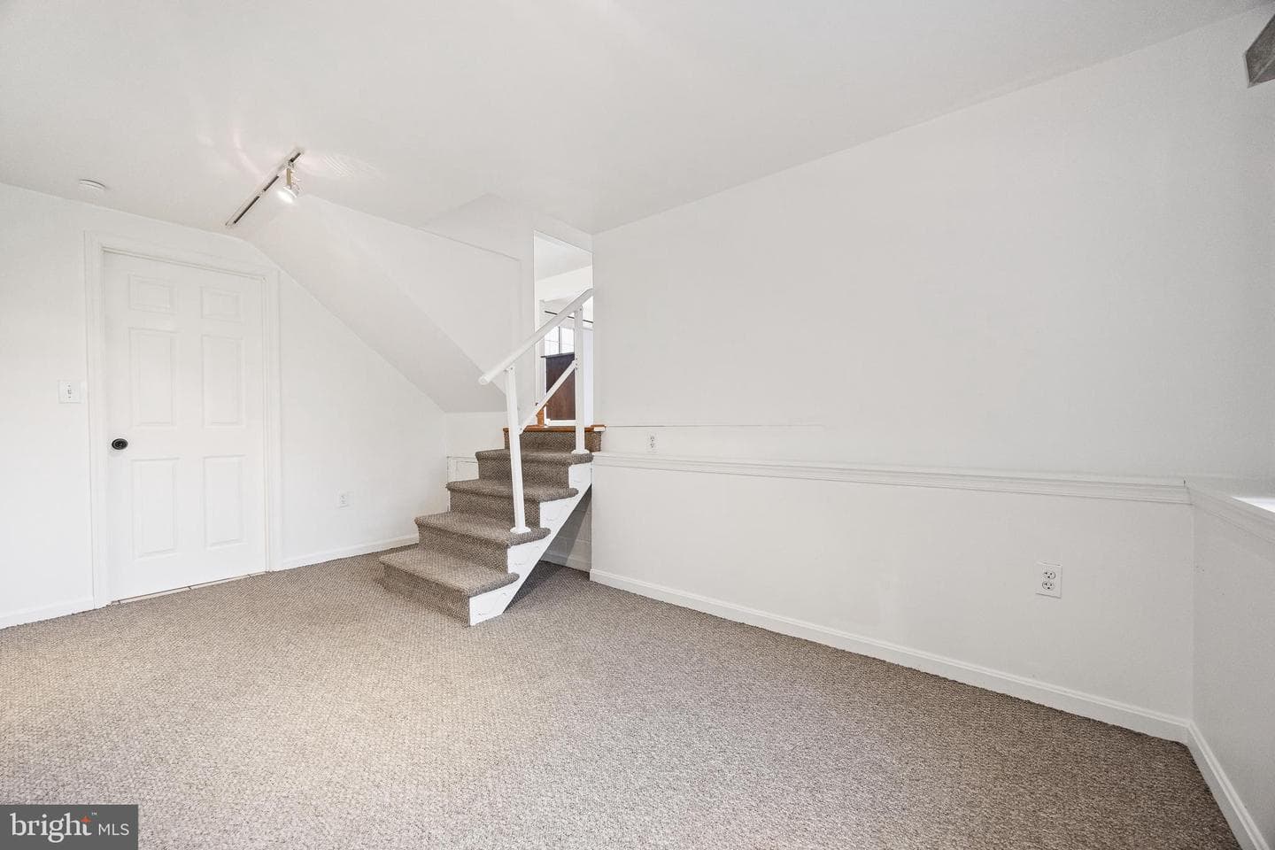 707 Delmar Avenue photo 34
