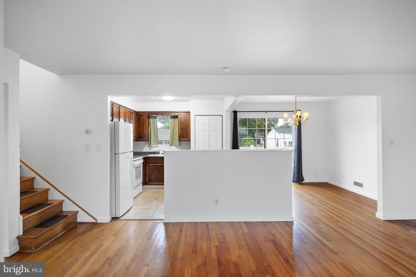 707 Delmar Avenue photo 9