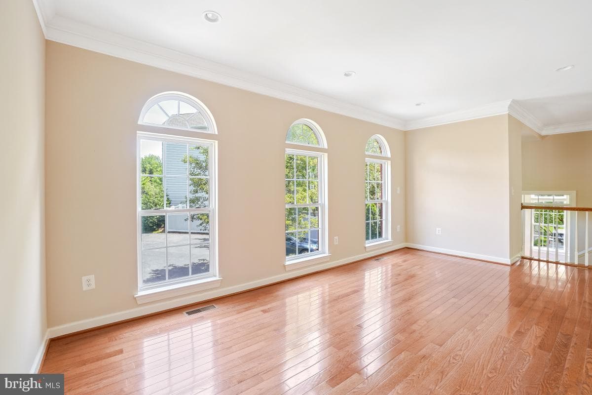 219 Bowen Court photo 28