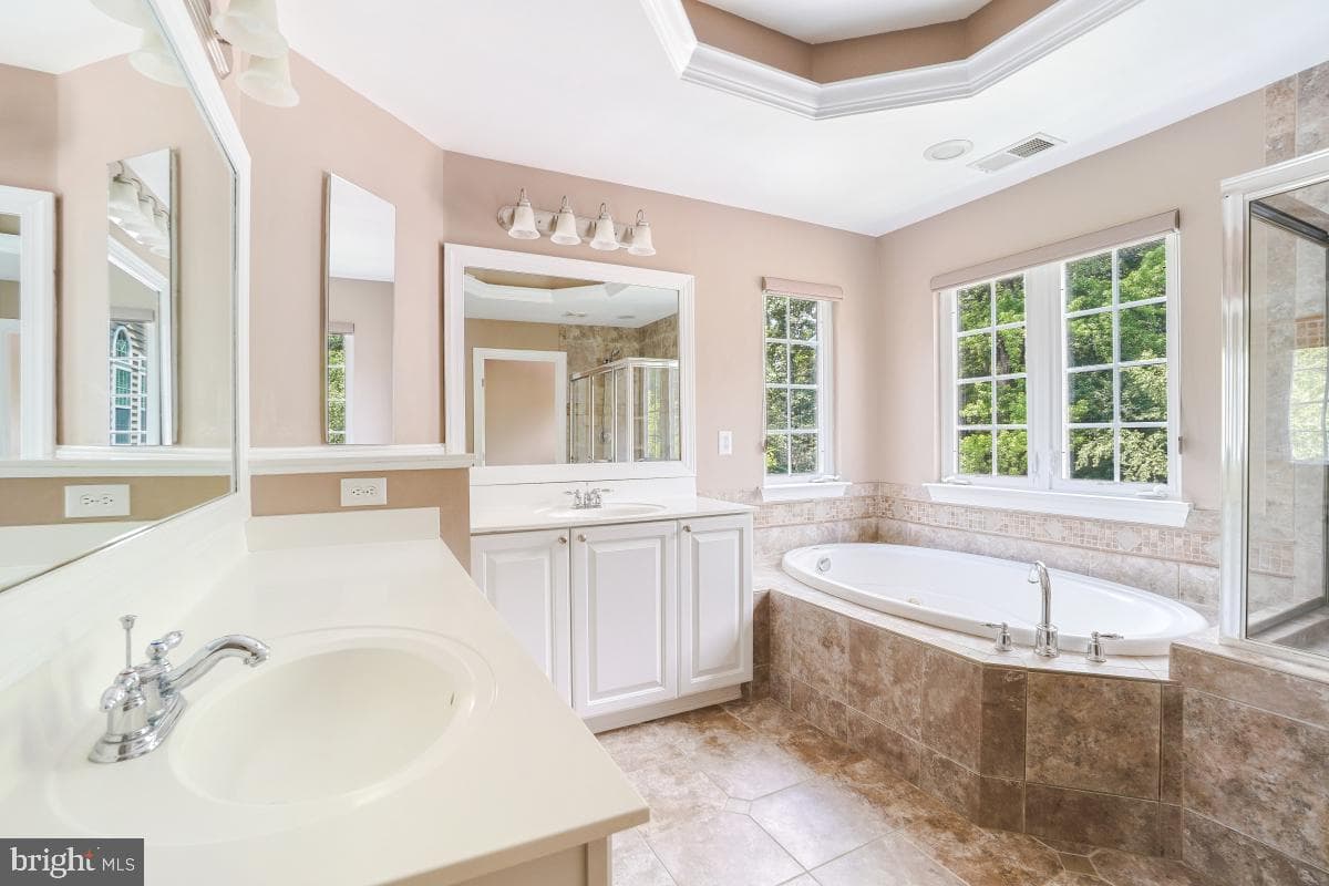 219 Bowen Court photo 41