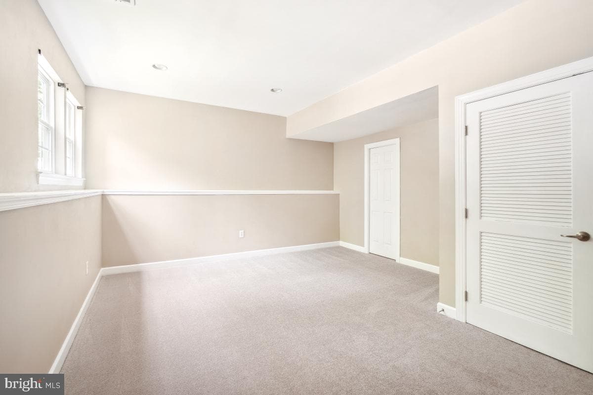 219 Bowen Court photo 51