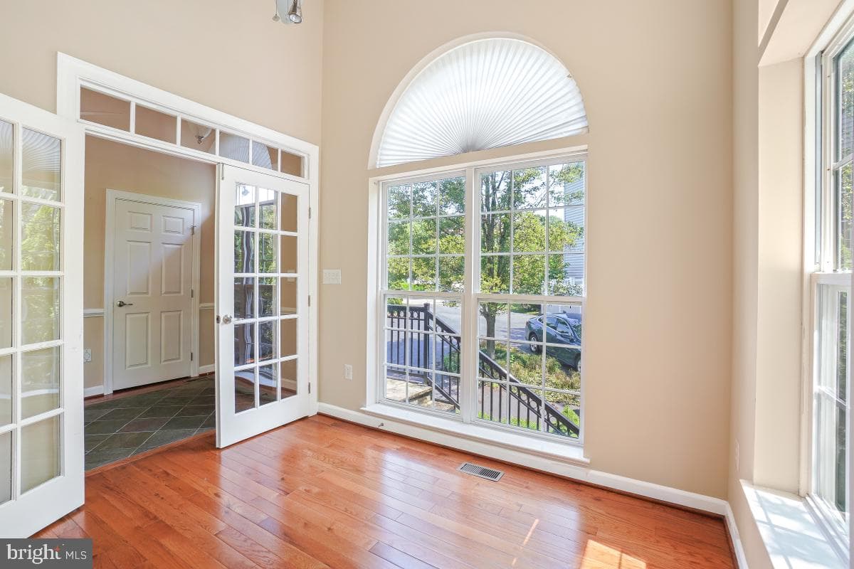 219 Bowen Court photo 8