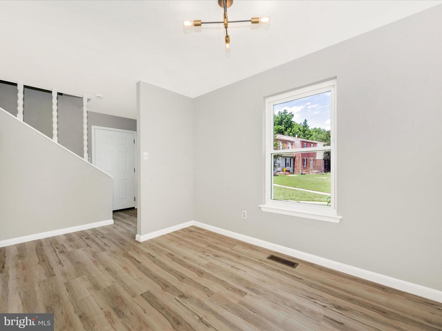 1851 Dove Court photo 7