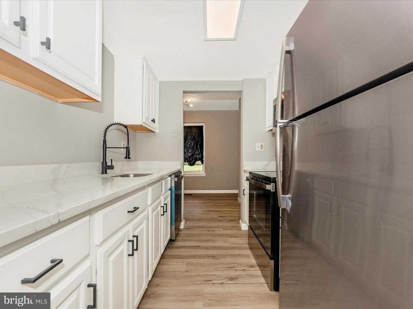 1851 Dove Court photo 9
