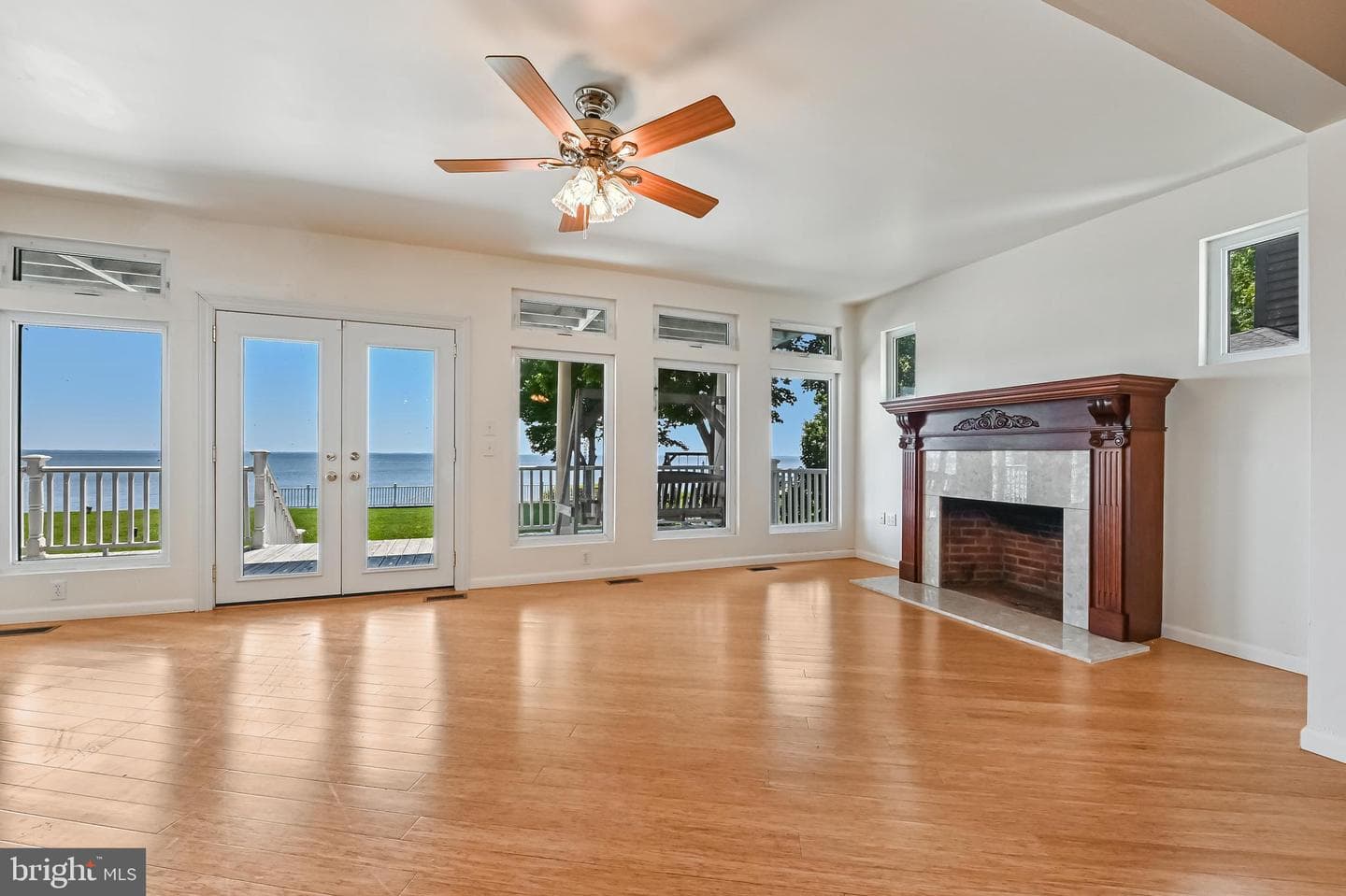 8227 Bayside Drive photo 9