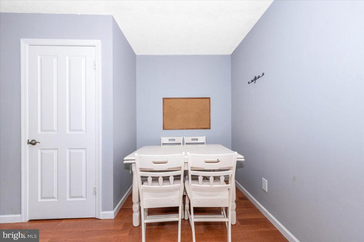 519 Realm Court E photo 11