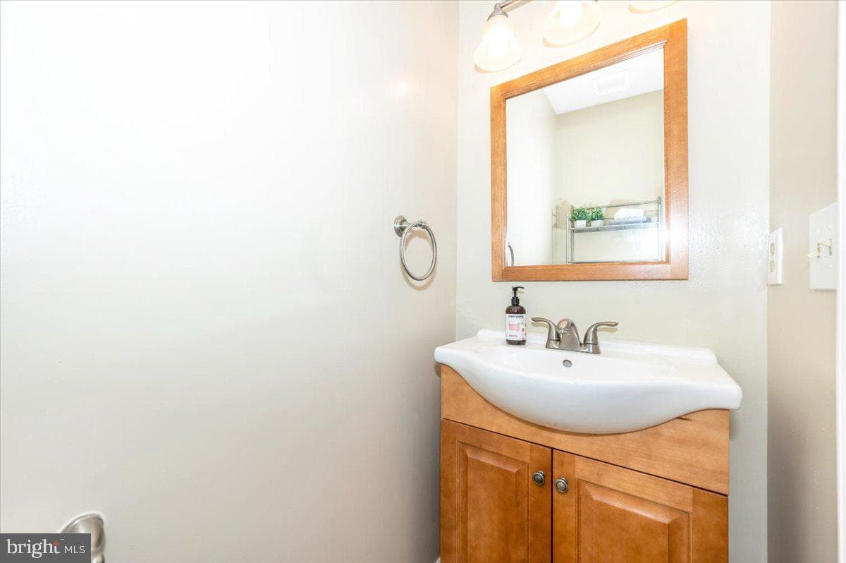 519 Realm Court E photo 13