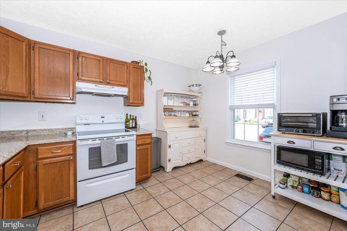 519 Realm Court E photo 2