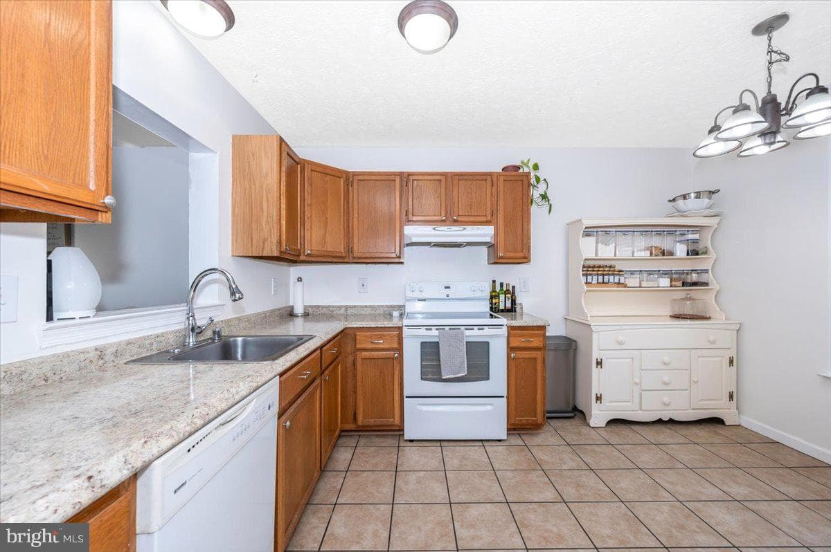 519 Realm Court E photo 3