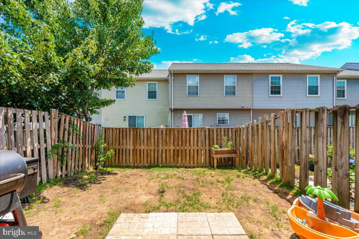 519 Realm Court E photo 35