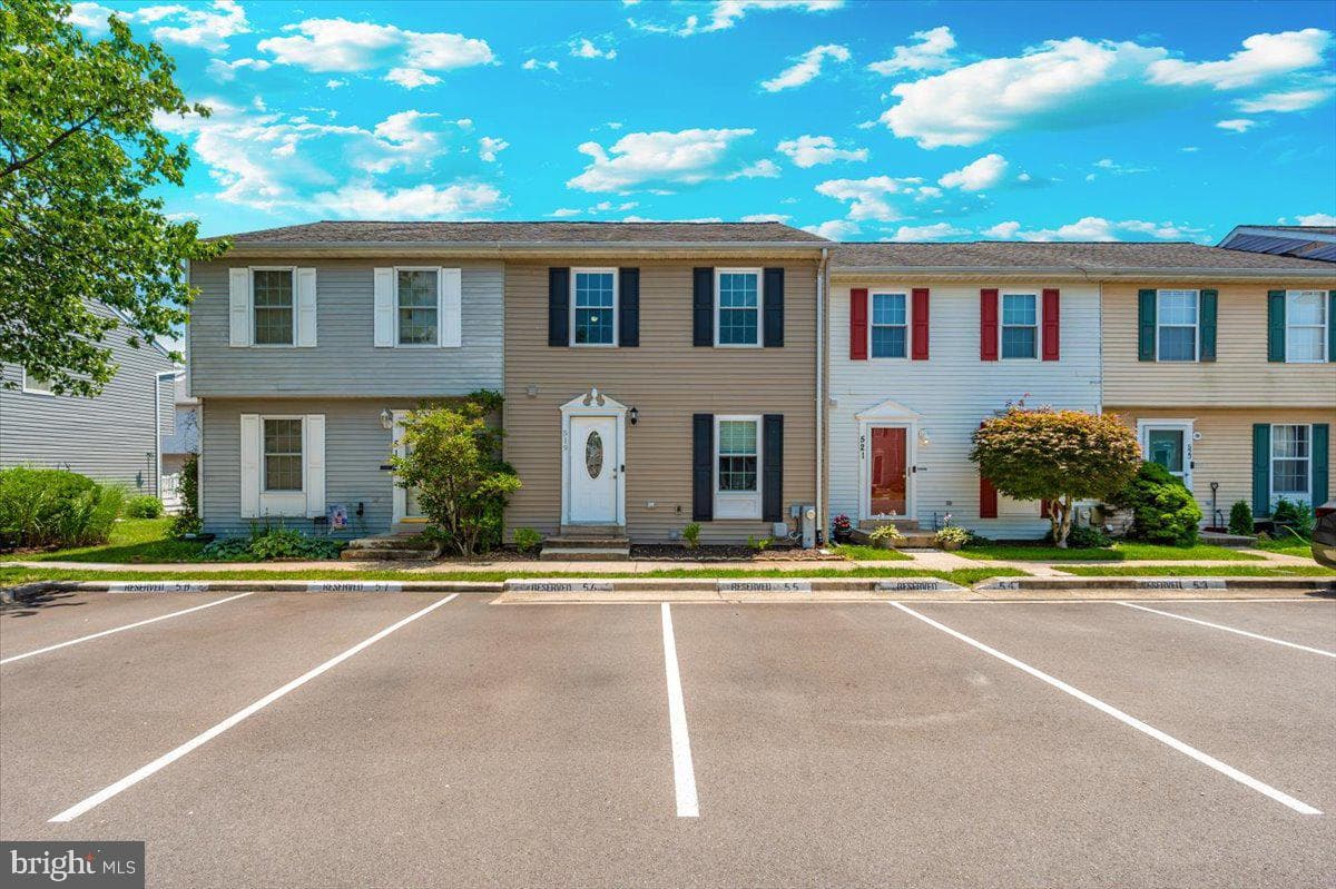 519 Realm Court E photo 40