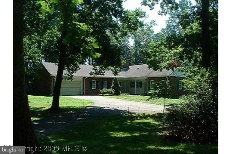 27 Old South River Rd, Edgewater
