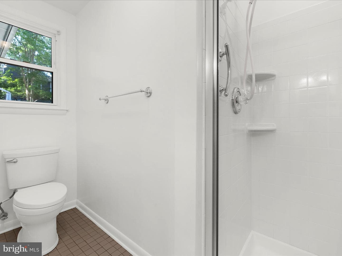 220 Falcon Drive photo 32