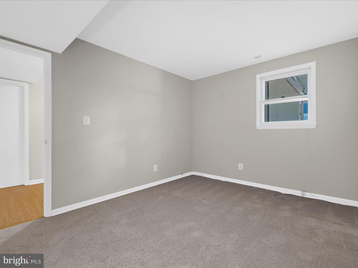 220 Falcon Drive photo 33