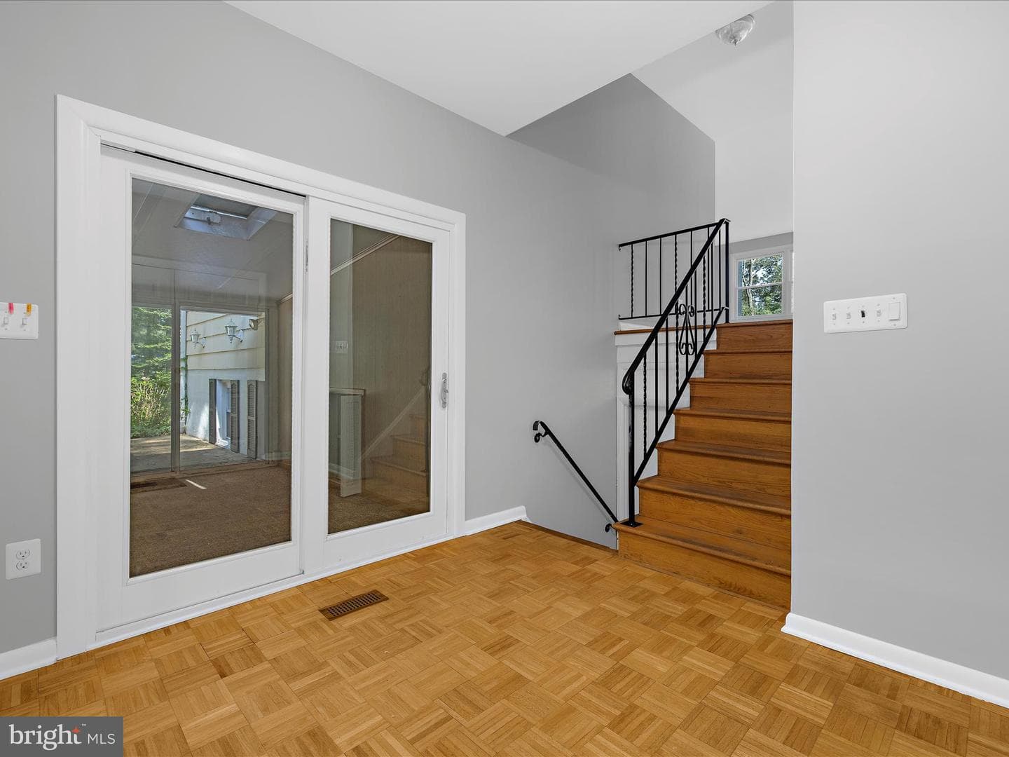 220 Falcon Drive photo 8