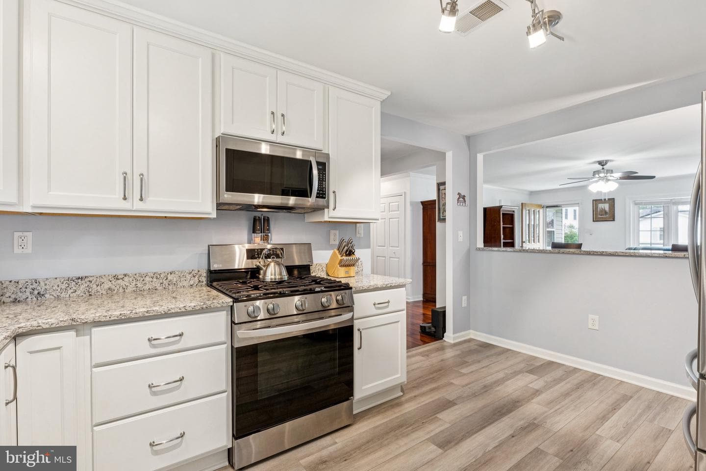 983 Sunny Court photo 4