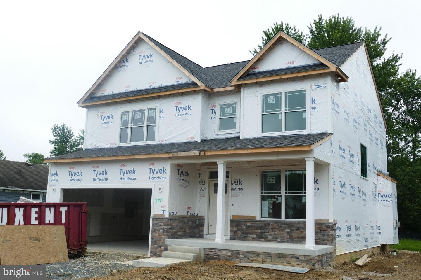 207 Beverley Avenue photo 12