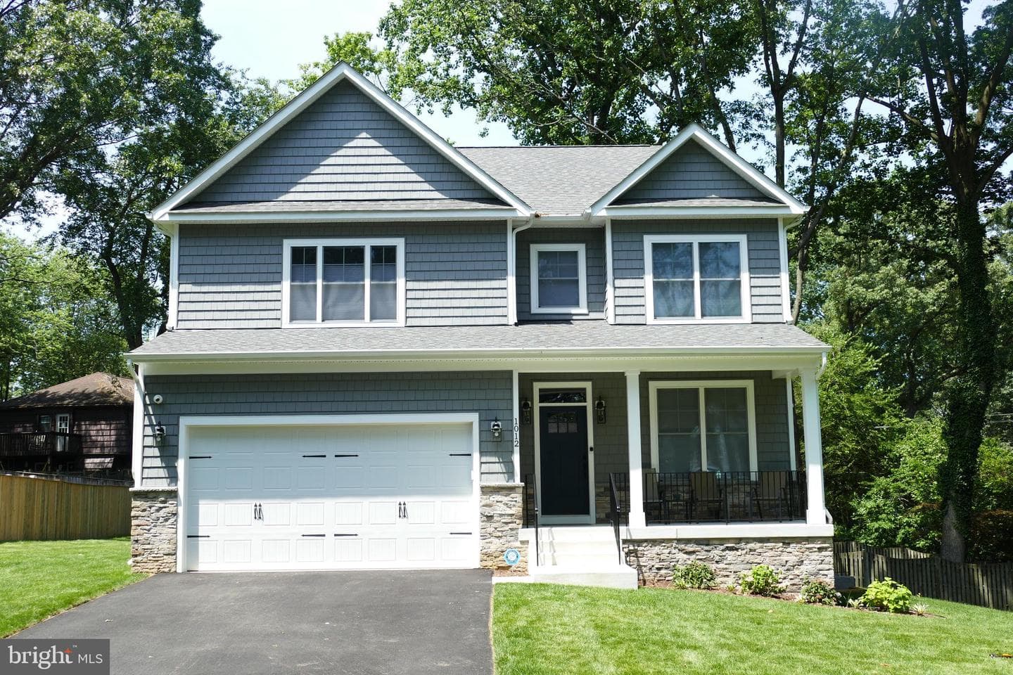 207 Beverley Avenue photo 2