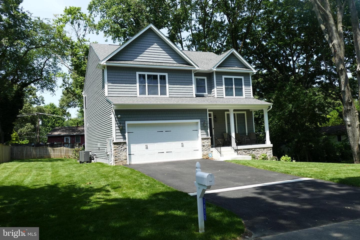 207 Beverley Avenue photo 6