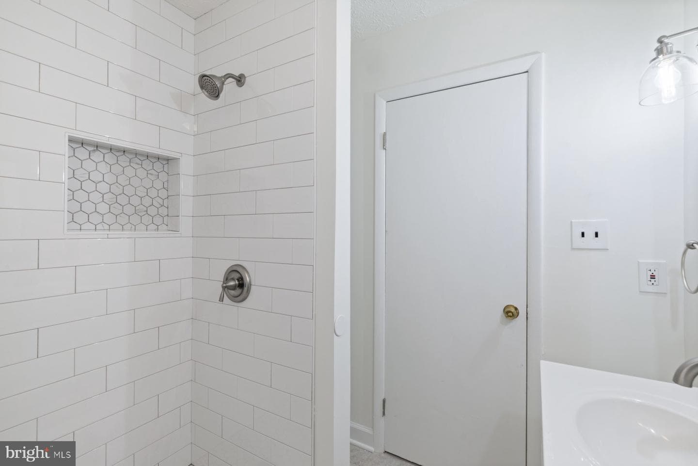 217 Kenwood Road photo 13