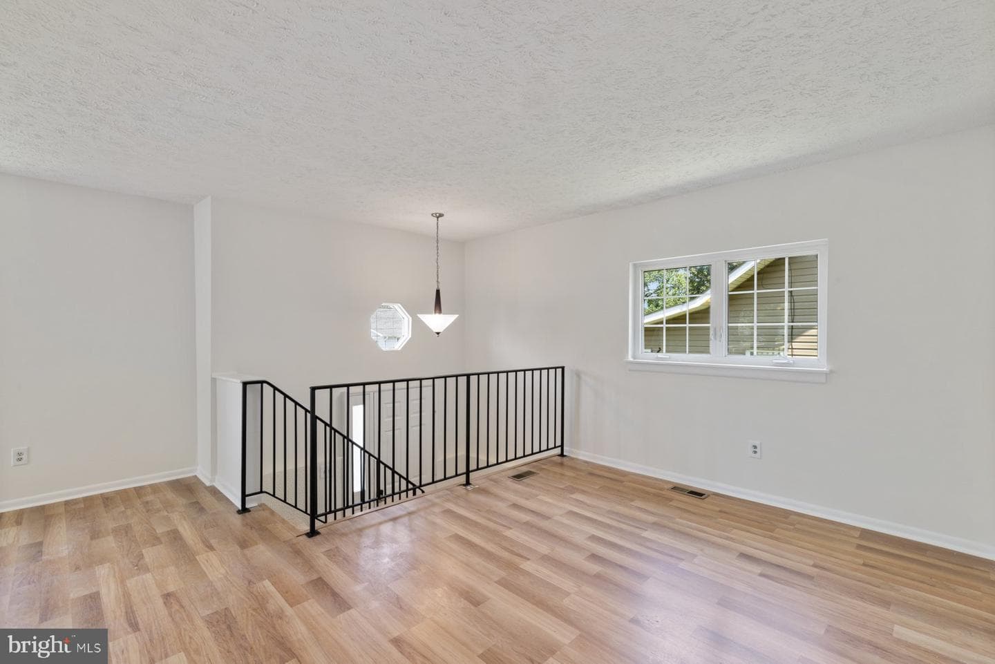 217 Kenwood Road photo 3