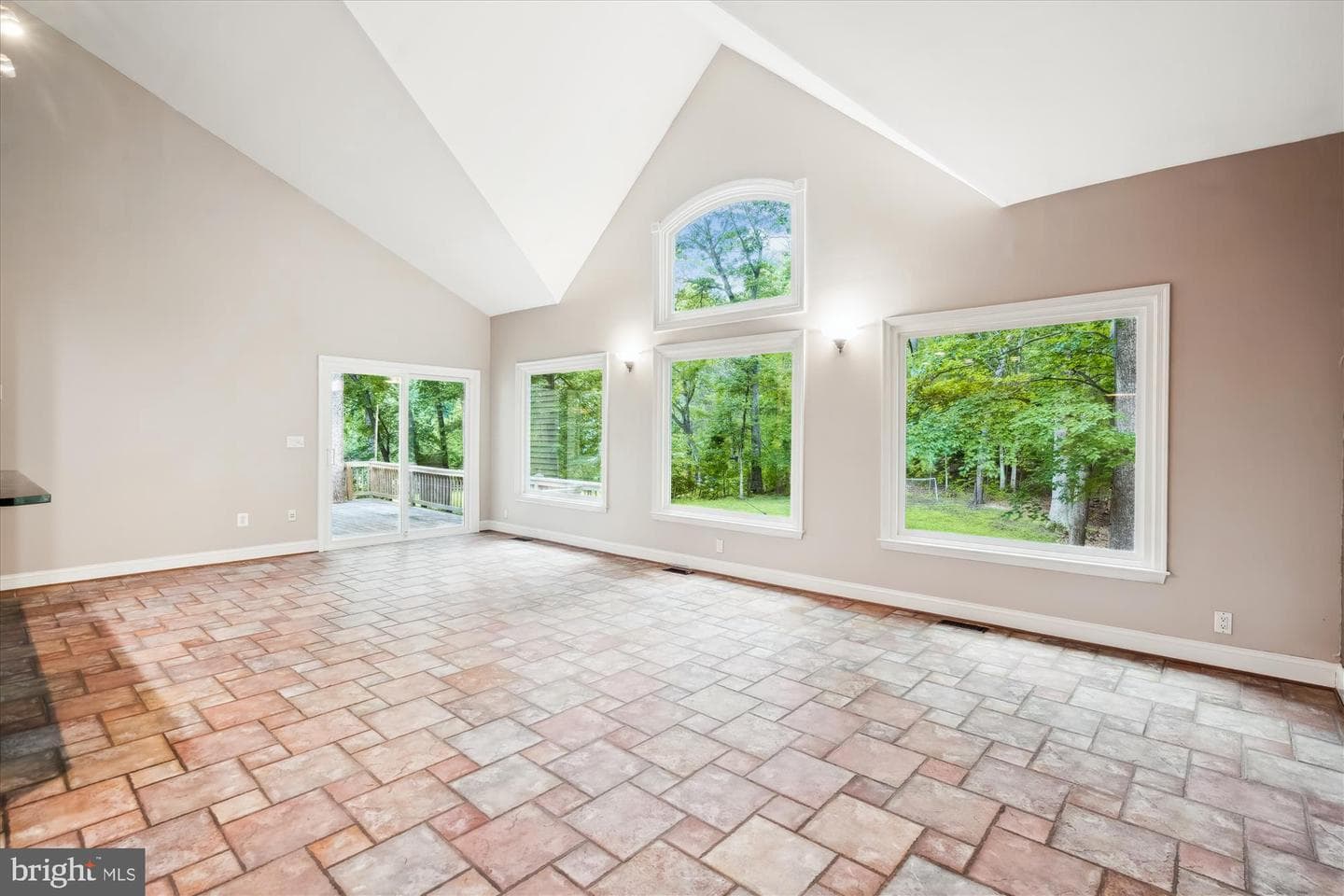 922 Malvern Hill Drive photo 14