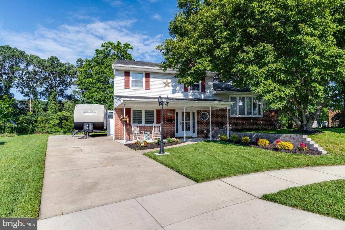 504 Elizabeth Road photo 3
