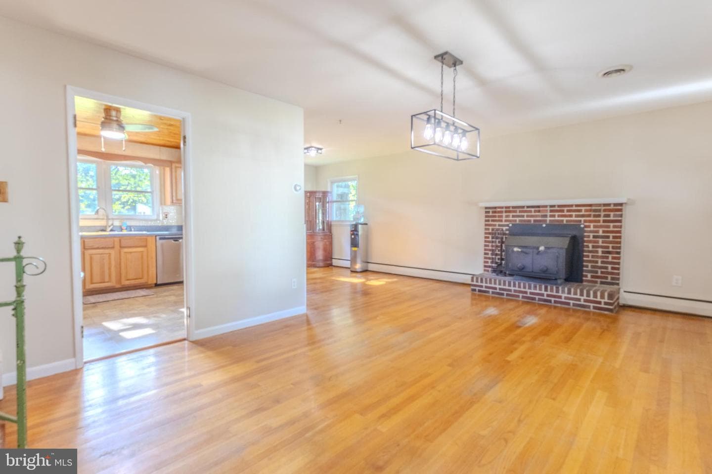 504 Elizabeth Road photo 32