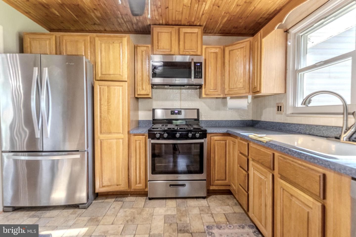 504 Elizabeth Road photo 38