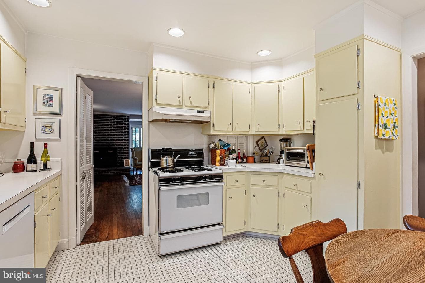 405 Ben Oaks Drive W photo 7