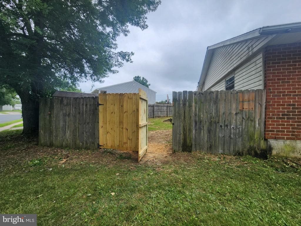 907 Princeton Terrace photo 37