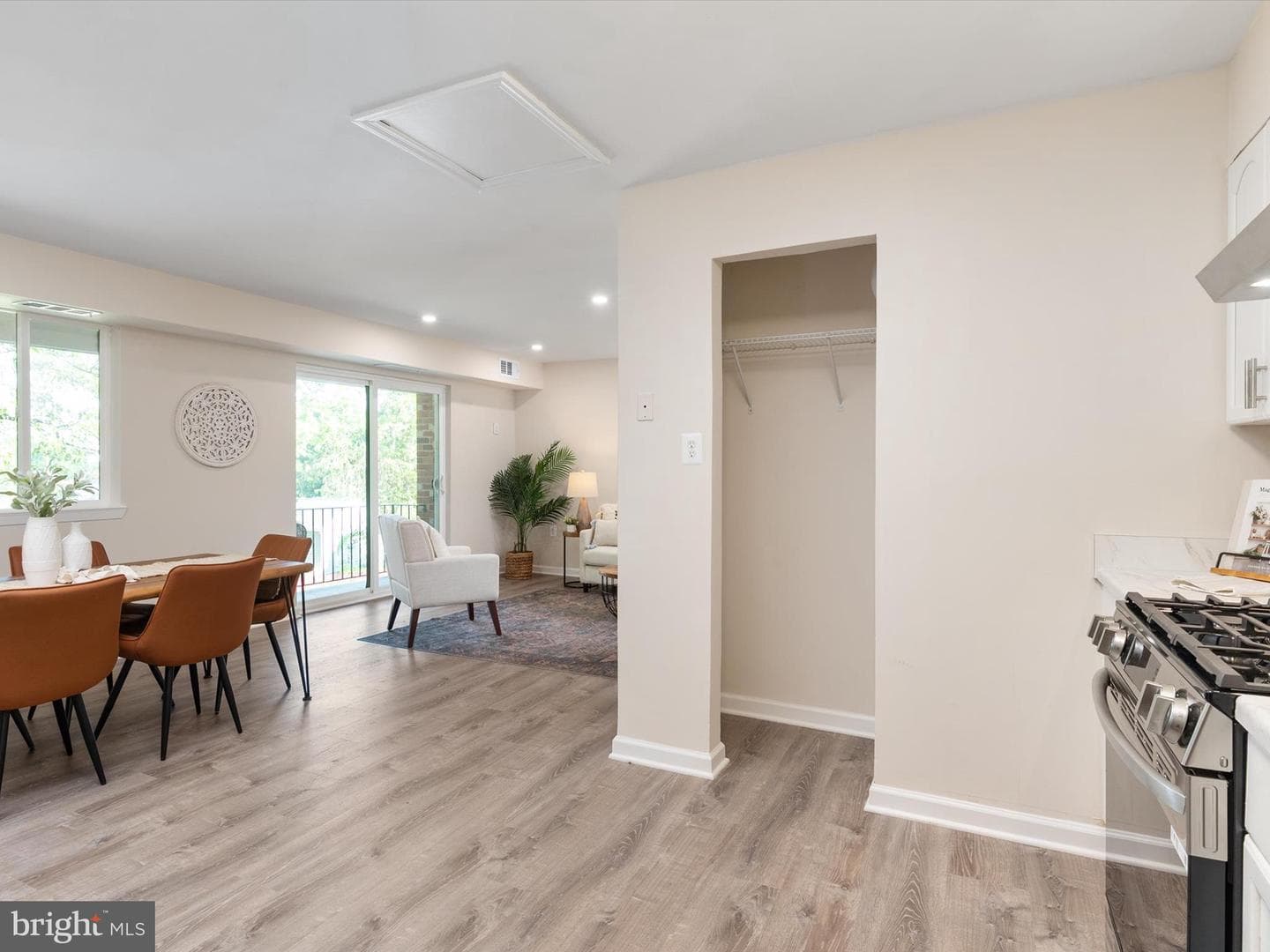 203 Victor Parkway #203l photo 11
