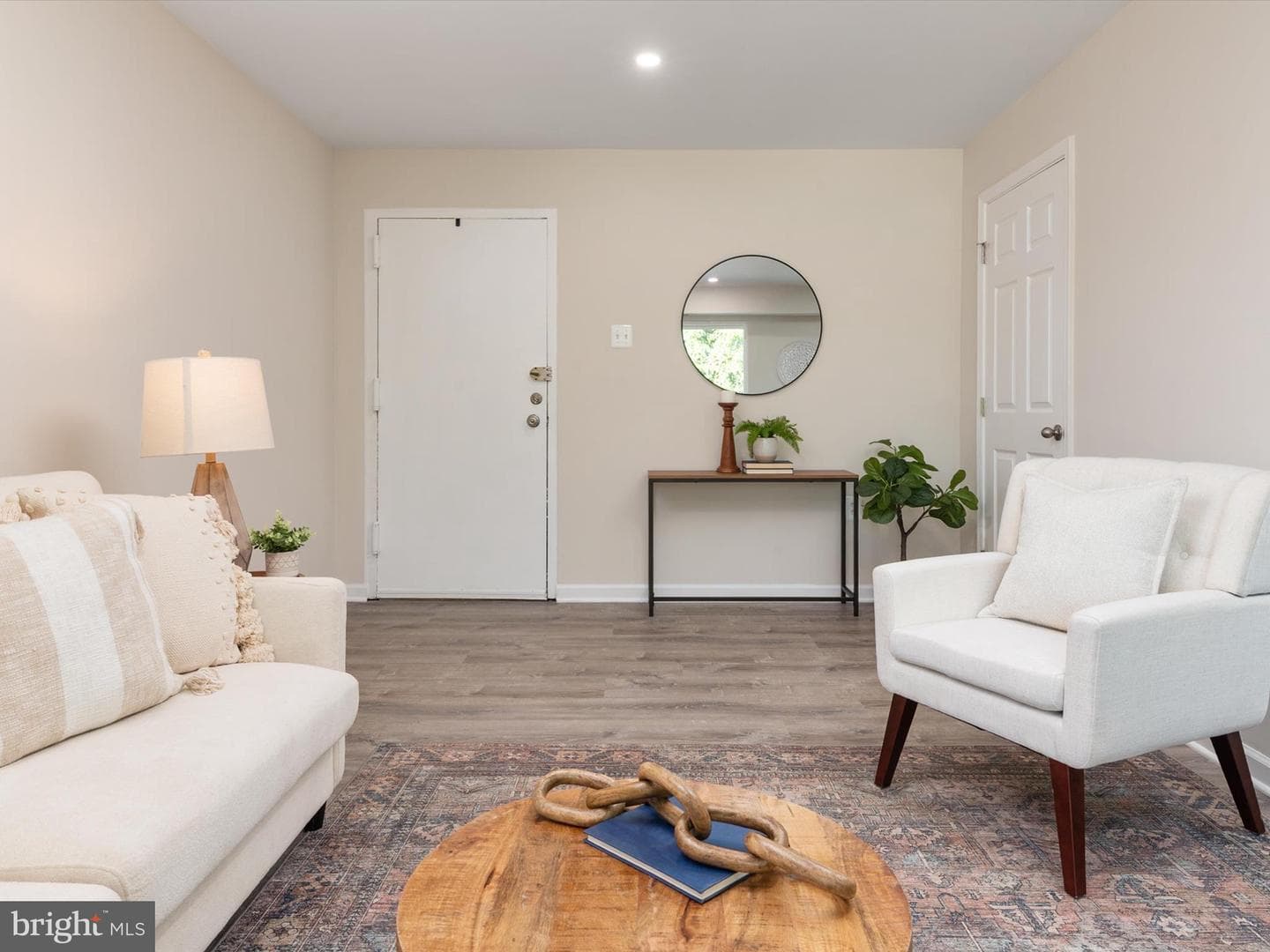203 Victor Parkway #203l photo 4