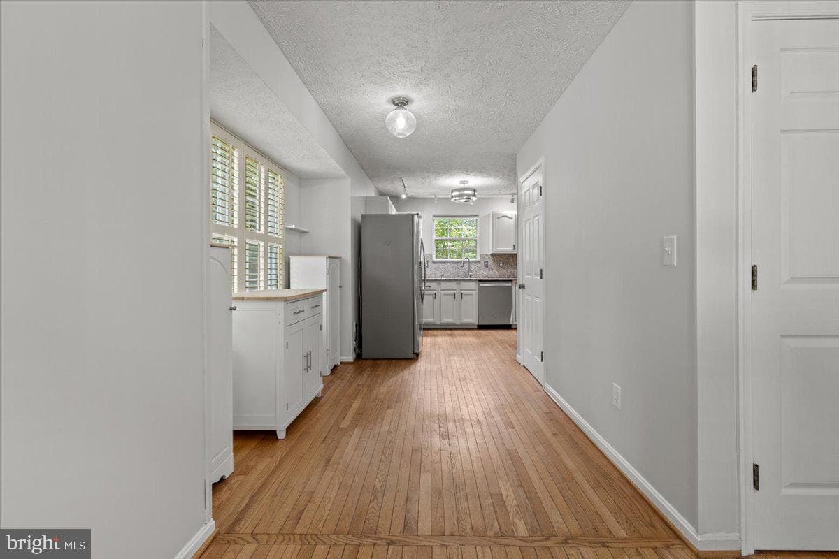 10 2nd Street photo 15