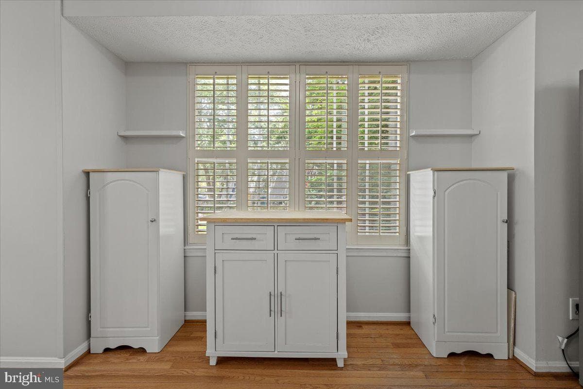 10 2nd Street photo 18