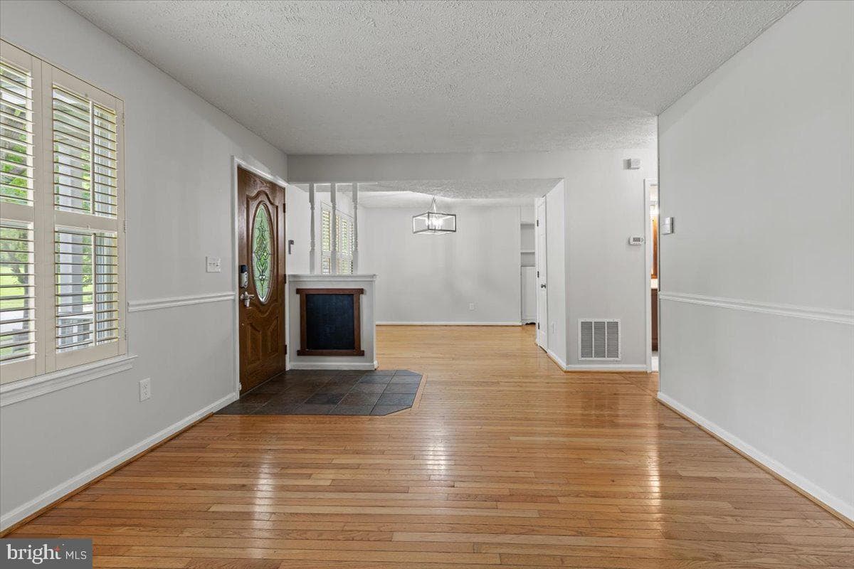 10 2nd Street photo 9