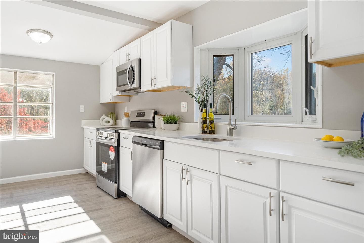 901 Chesterfield Road photo 15