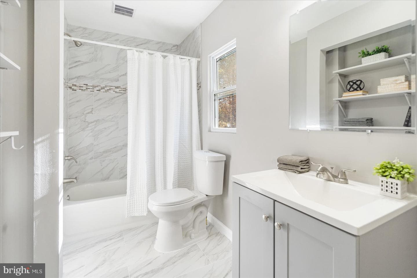 901 Chesterfield Road photo 23