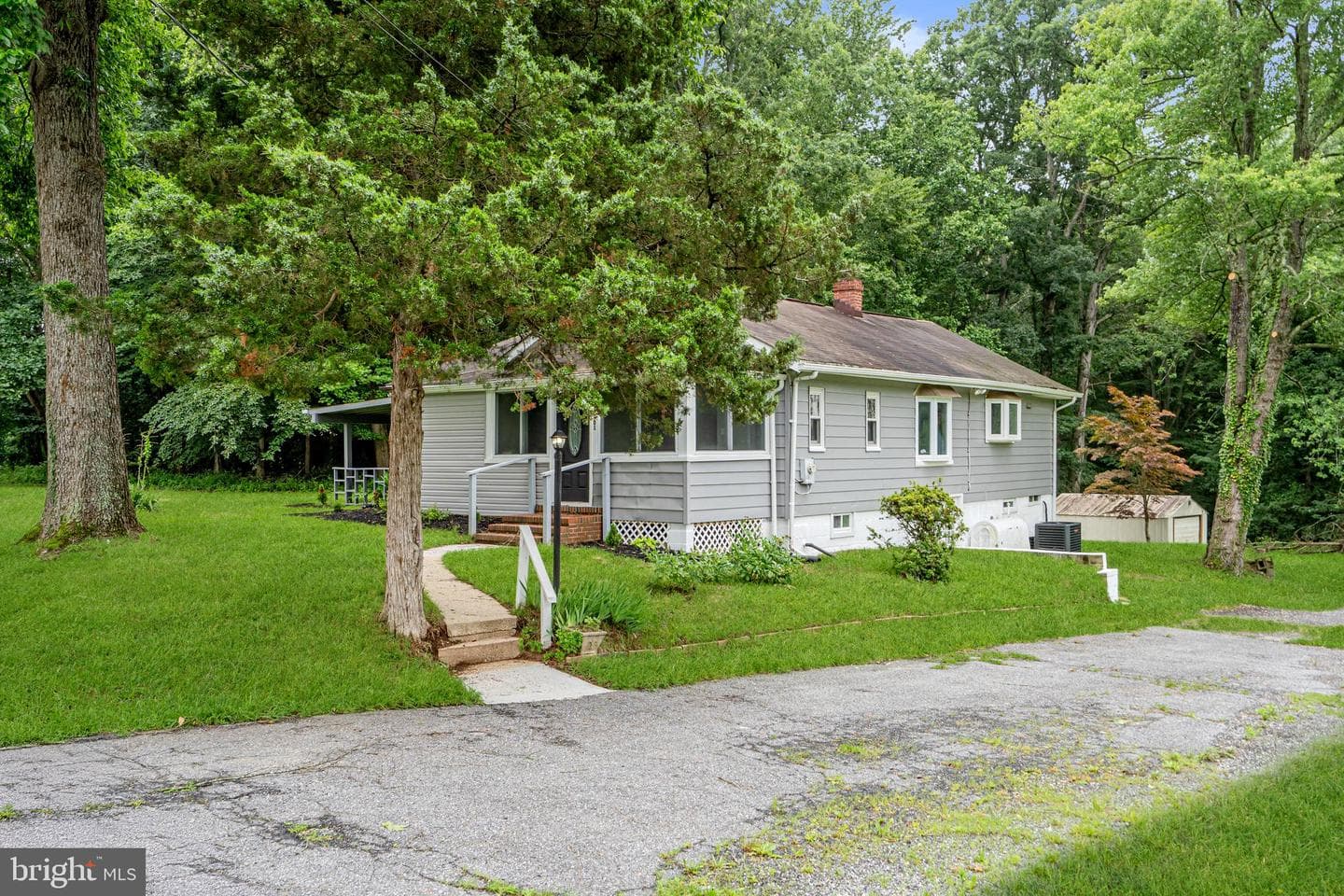 901 Chesterfield Road photo 50