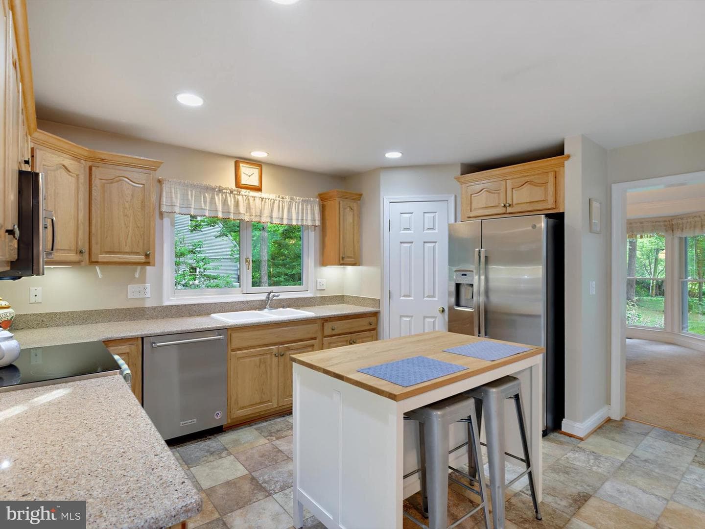 849 Holly Drive S photo 13
