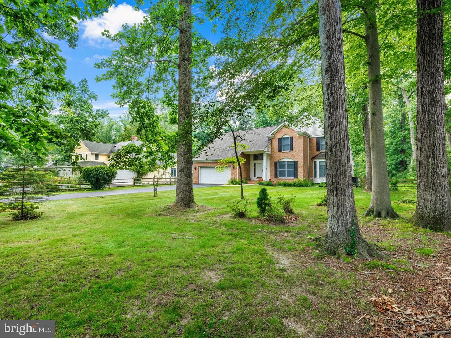 849 Holly Drive S photo 3