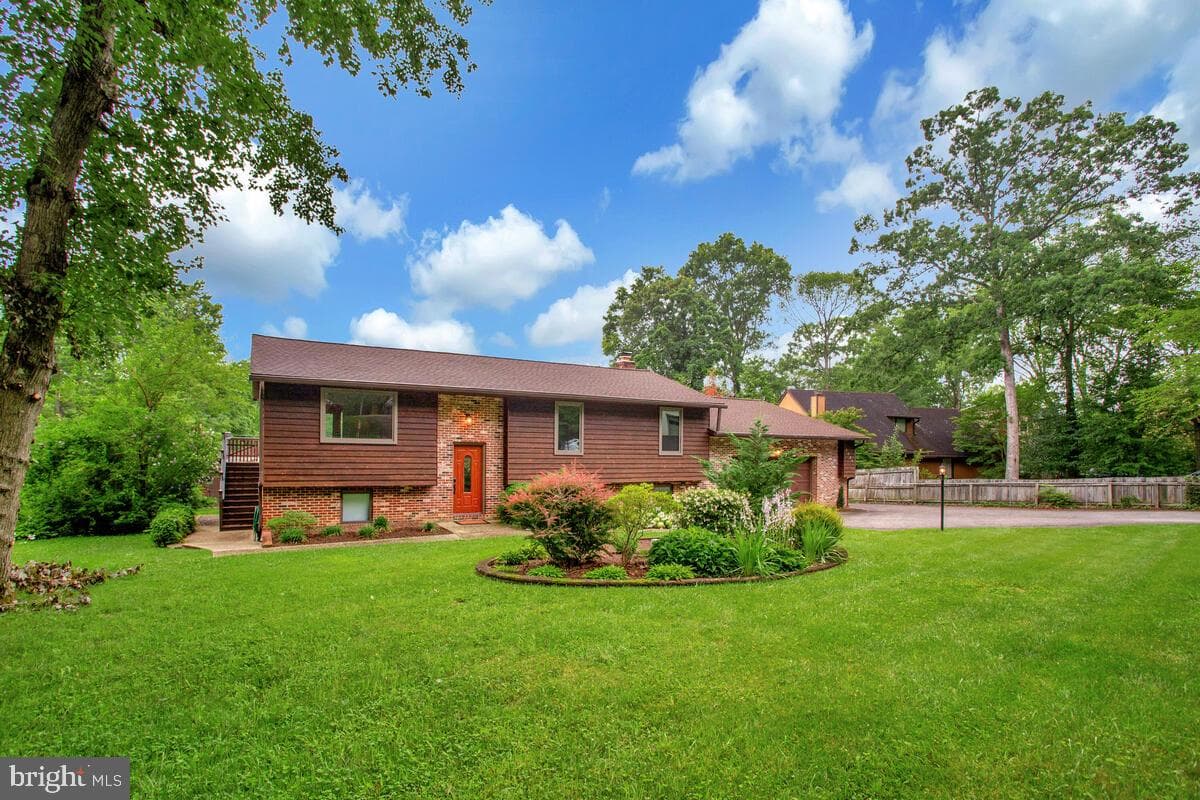 1428 Oak Bluff Road photo 2