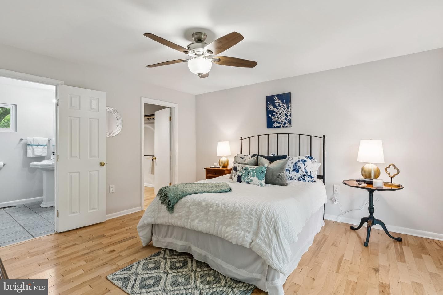 1359 Linden Avenue photo 11