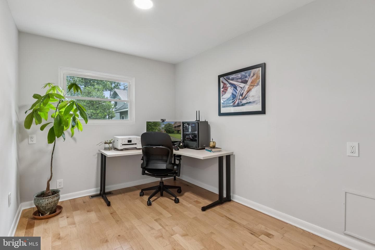 1359 Linden Avenue photo 16