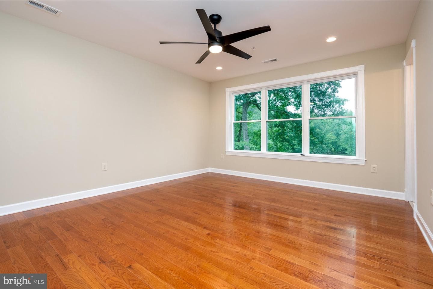 2054 Shore Drive photo 18
